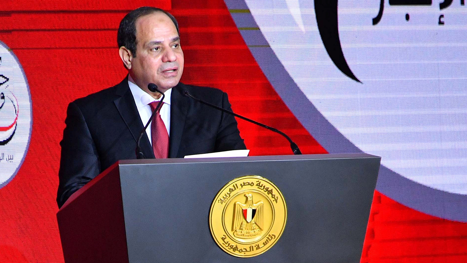 السيسي ونظام العسكر فشلوا في إدارة الدولة في جوانب عديدة منها؛ الاقتصادي والصحي والأمني، ومع اقتراب الانتخابات عجز الانقلاب والعسكر عن تدبير مسرحية كاذبة من أجل إعطاء صبغة الديمقراطية للانتخابات