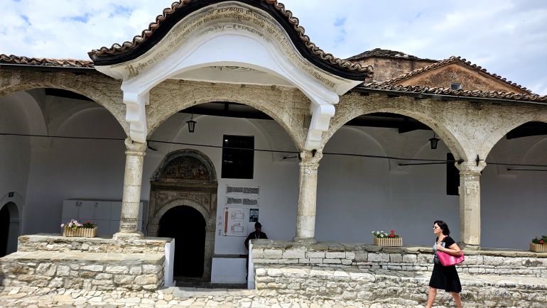 3_أ_قلعة_بيرات_متحف_أونوفري_1